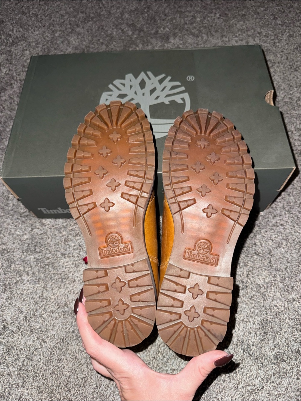 Timberland Women’s Leather Boots with red laces - Picture 4 of 5